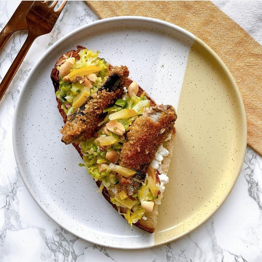 Tartine de sardine en friture, cottage cheese, citron confit
